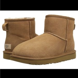 NWOT Ugg boots Classic mini 2.  Chestnut and size 7b ( run TTS).